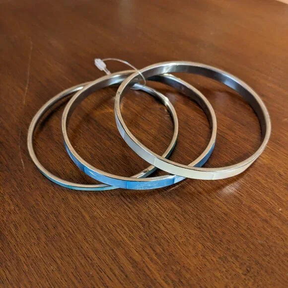 3 Shell Bangle Bracelets - Picture 3 of 3